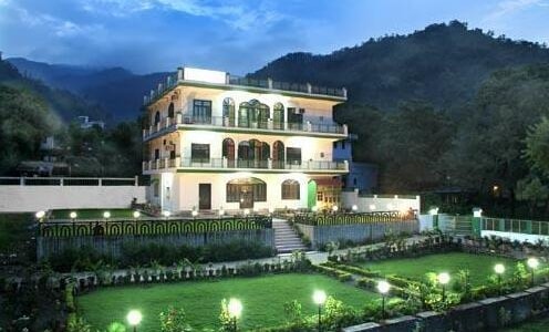 Venue & Amenities